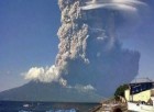 Endonezya’nın Sangeang Api  Yanardağı kül püskürtmeye başladı
