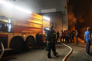 Bursa’da bir fabrika’da elektrik kontağından yangın çıktı