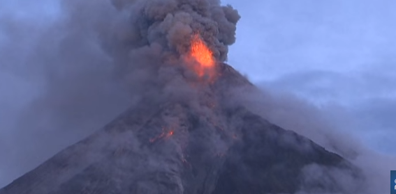 Filipinler’de Mayon Yanardağı Patladı