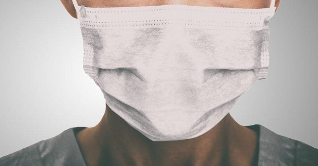 Bursa’da Yasak Öncesi Alışveriş Yapmak İsteyen Vatandaşlar Maske Kullanımına Özen Gösterirken Sosyal Mesafeyi Gözardı Etti
