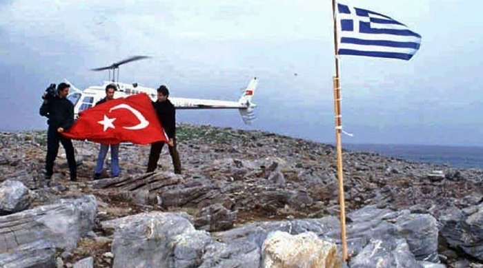 Türkiye Yunanistan gerilimi tırmanıyor  sınıra hendek kazıyorlar !